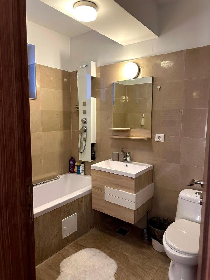 Cozy Apartment With Self Check-In Near Promenada Mall And Verdi Park Bucharest Exterior photo