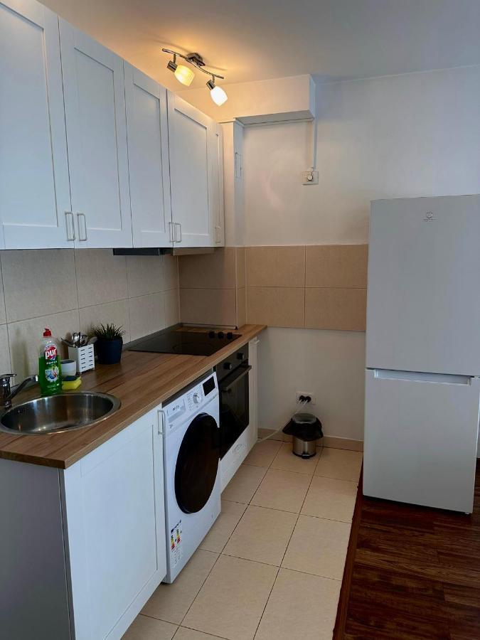 Cozy Apartment With Self Check-In Near Promenada Mall And Verdi Park Bucharest Exterior photo